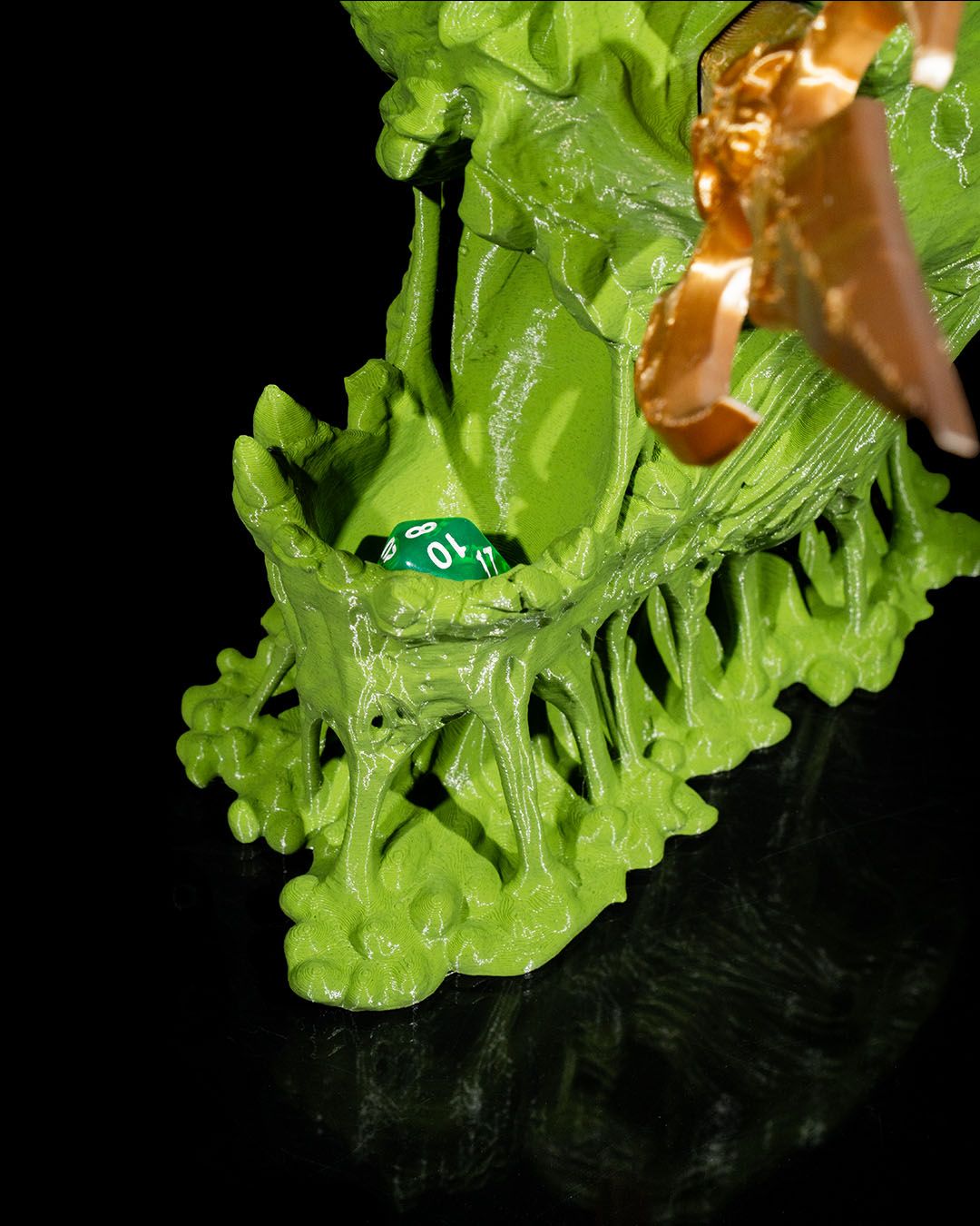 3D Print Zombie Dice tower close up