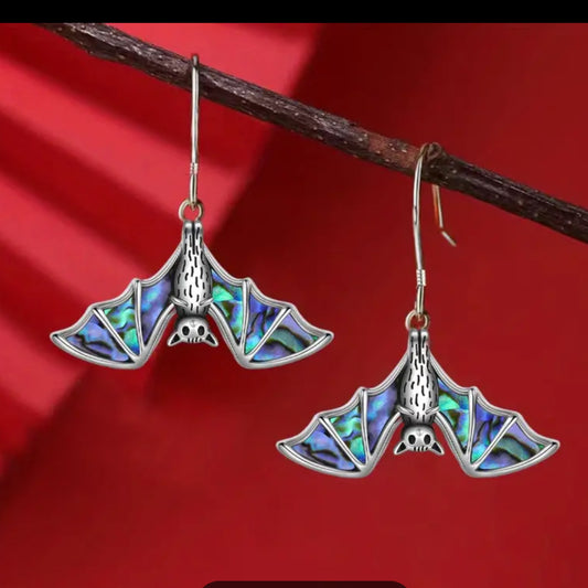 Bat blue pearlessence earrings